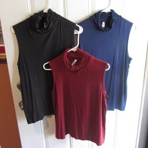 Leo & Nicole Mockneck Tanks L (THREE TANKS!)